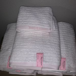 Brand New White Juicy Couture Bath Towel Set